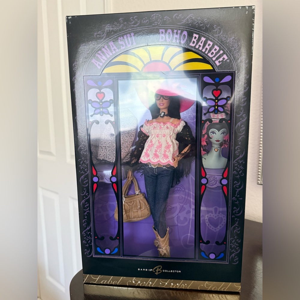 2005 Barbie Collector Gold Label Anna Sui Boho Barbie Mattel NEW IN BOX